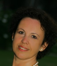 Chantal Bauwens : Ecrivain, peintre et essayiste, elle est l�auteur du tr�s remarqu� � Alzheimer, ma m�re et moi �. Cette fine observatrice du genre humain a le talent d�emmener ses lecteurs sur des terrains qu�ils croyaient bien conna�tre�